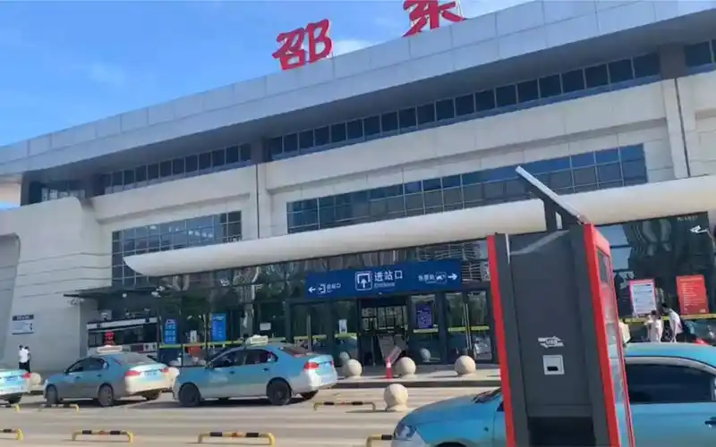 邵东站端午节后人挺多的