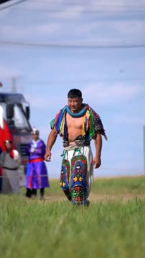 帅哥来了摔跤手其乐格尔摔跤运动员蒙古搏克蒙古博克美女