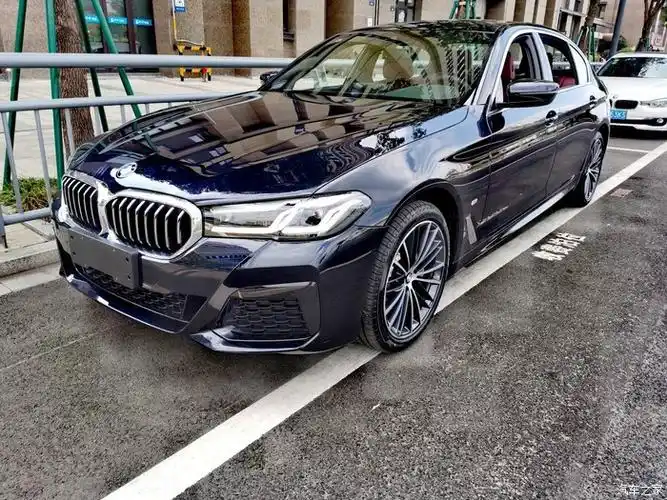 21款宝马530li领先运动炭黑火山红提车作业持续更新