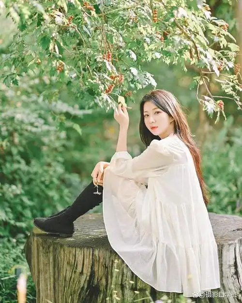 拍照片没姿势可摆,怎么办,学这7套摄影摆姿技巧就够了