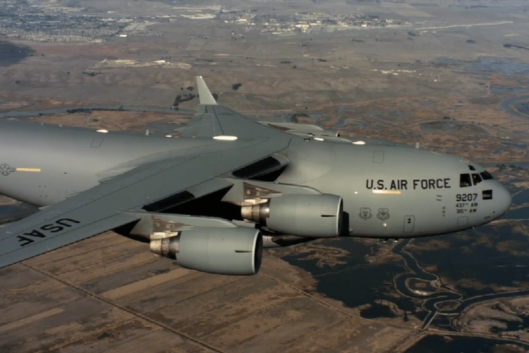 多视角实拍c17环球霸王运输机飞行