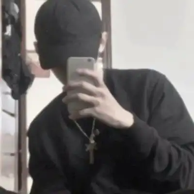 男生用手机遮脸帅气图片很潮男生手机挡脸头像帅气