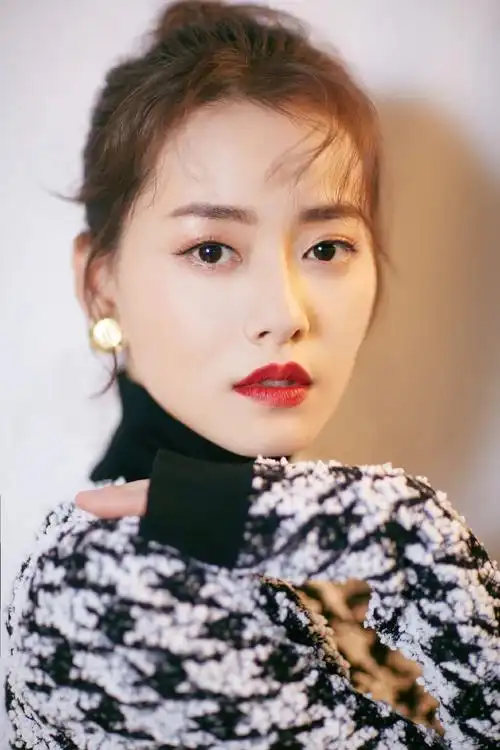 柴碧云丨高清壁纸肤白貌美颜值美炸优雅甜美少女感爆棚