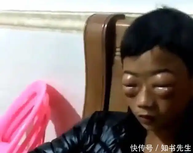 看到他眼睛后怒砸了新手机