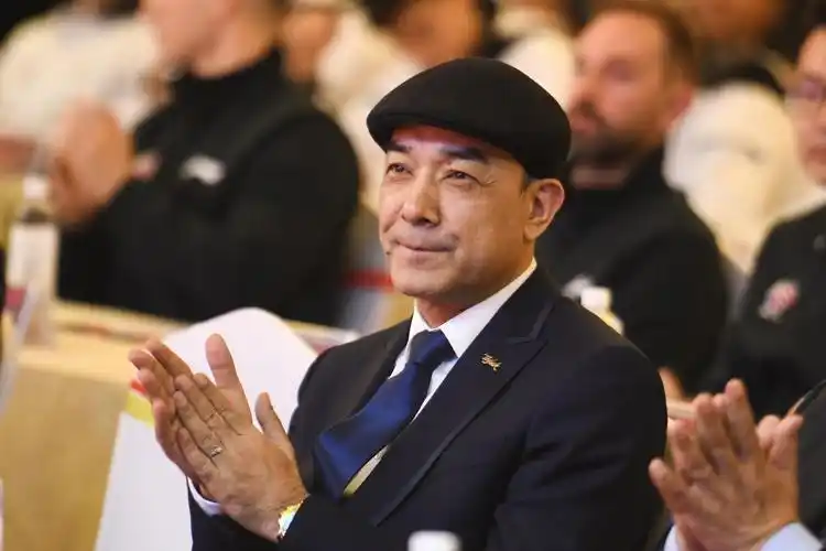 阿的江表示:大年初三训练至今,基础是保证队员健康