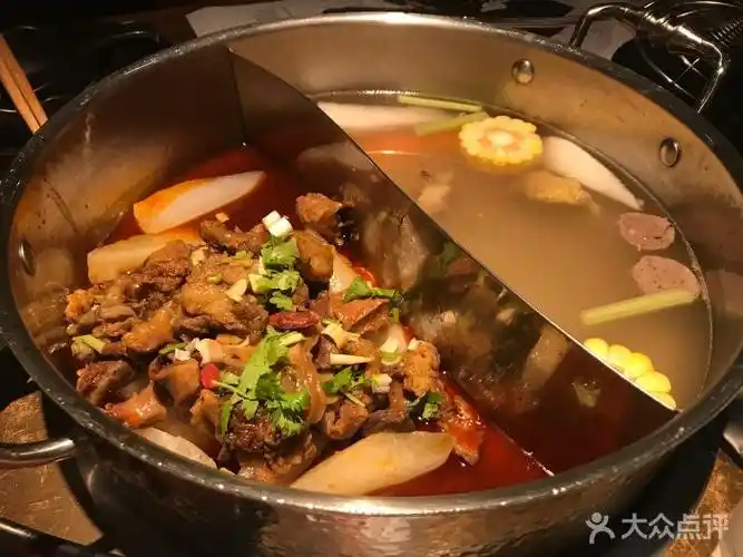 左庭右院鲜牛肉火锅(环球港店)特色鸳鸯牛腩锅图片 - 第7张
