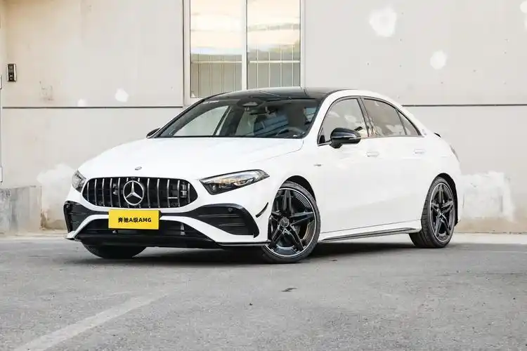 新款奔驰a级amg a 35l上市,增加手机无线充电,售价41.13万元_太平洋号