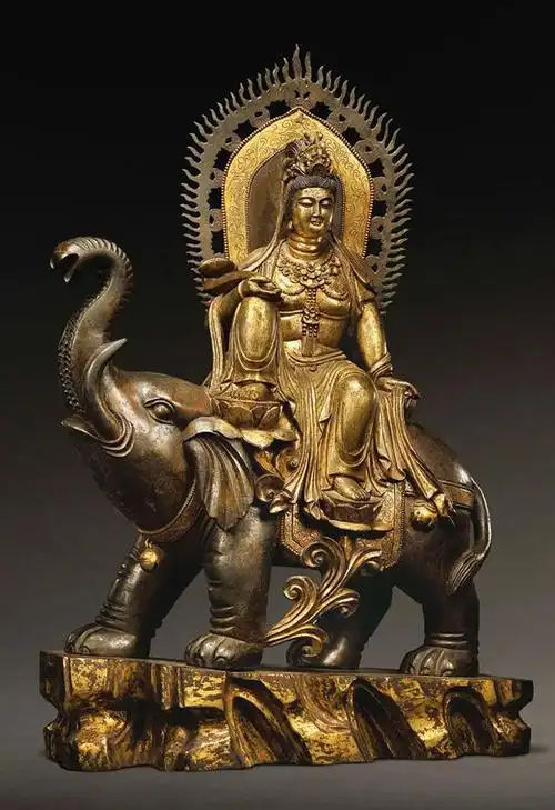 普贤菩萨的形象一般为:手持如意,坐骑是六牙白象.