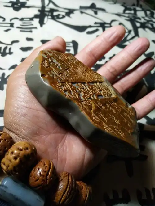 具有文人情怀的新疆大漠泥石