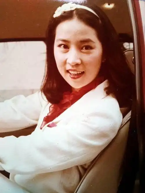 一代美人林凤娇最大幸运是嫁给成龙最大不幸也是嫁给成龙