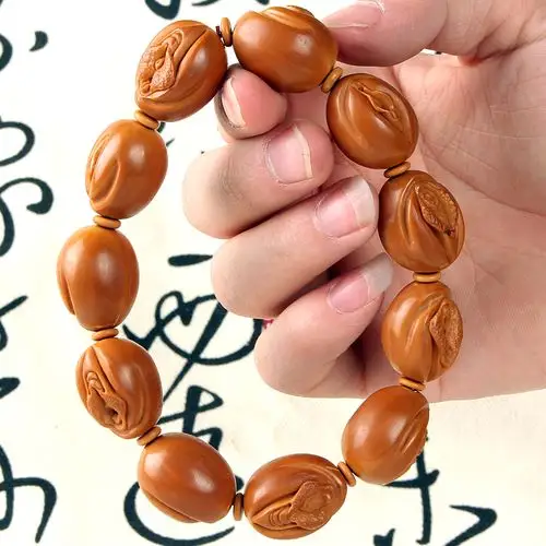 苏州核雕名家黄鹤滨《生命之源》手串