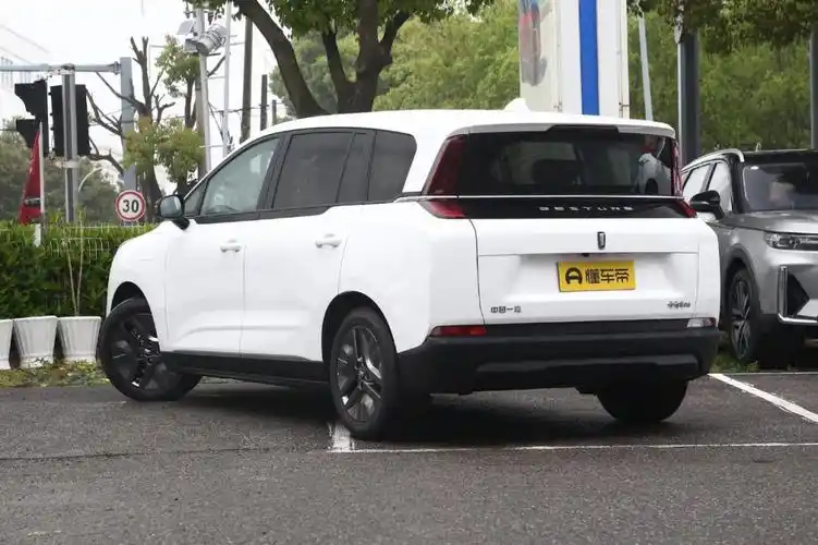 一汽奔腾5座mpvnat上市!最高车速为140公里/小时,售14.68万元起-奇点