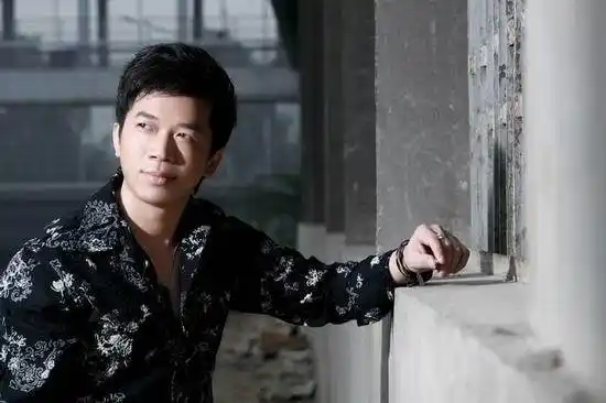 24年前因流浪歌火遍全国的陈星现在怎么样了