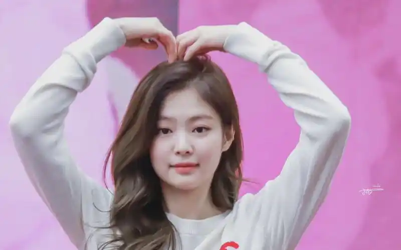 jennie小奶猫的比心合集78