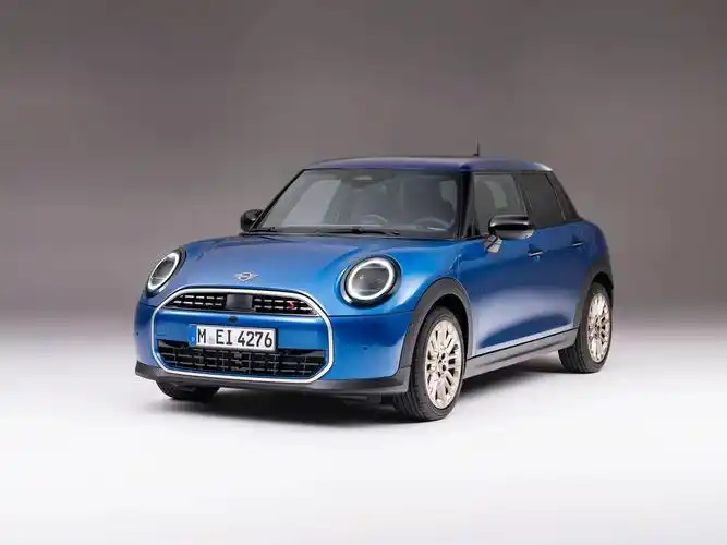 全新mini coopers亮相:空间加大配置升级_mini新能源 2024款 cooper_