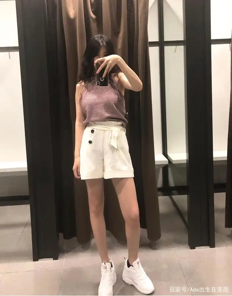 对镜子遮脸手机自拍显腿长人美的绝招