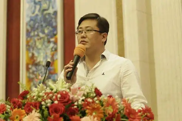 北京大佬闫京个人资料房地产里的横子连向佬都被他欺负