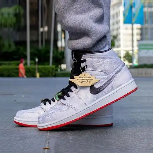 陈冠希球鞋篮球铜钱丝绸白丝绸clotmidaj1jordan篮球鞋