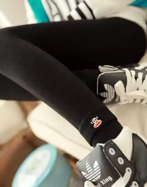 女款黑色时尚运动健美裤 羊绒保暖