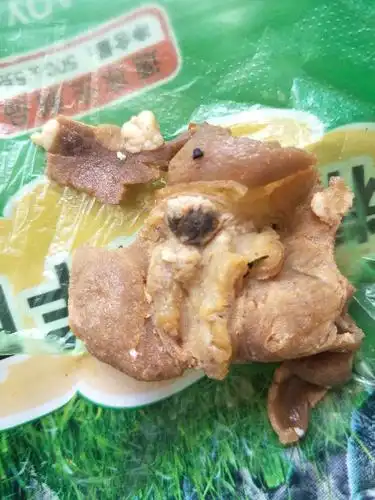 超市买了羊肉,羊肉皮上有许多黑斑点,能吃吗?煮熟后是黑疙瘩?