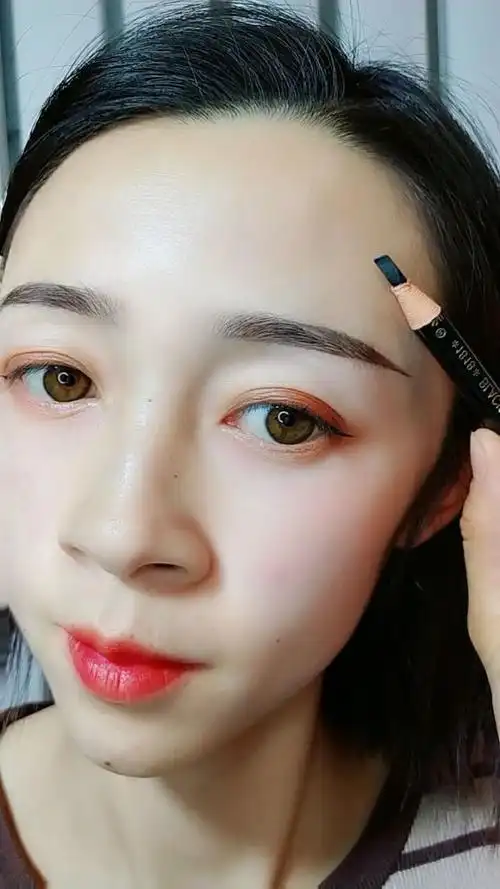 标准一字眉教程,适合瓜子脸的妹子哦