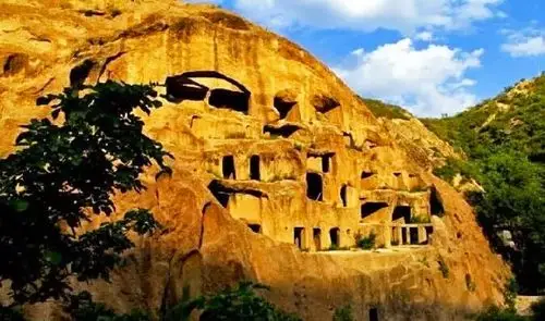 座落于北京延庆县,唐朝所建的古崖居风景区,值得您浏览,观光