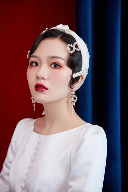 修图师-杨慧文的化妆造型作品《妆》