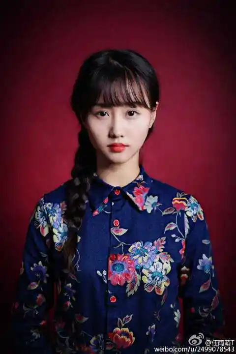 任雨萌还是个回族姑娘,超级擅长跳舞,尤其是中国舞,一级棒!