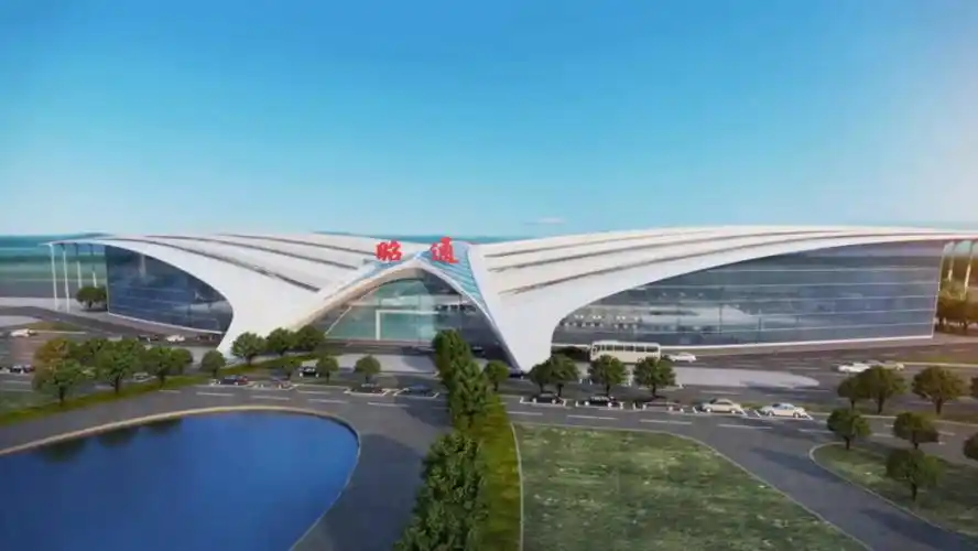 热火朝天的昭通新机场建设工地,与飞机忙碌起降的昭通机场相距15公里