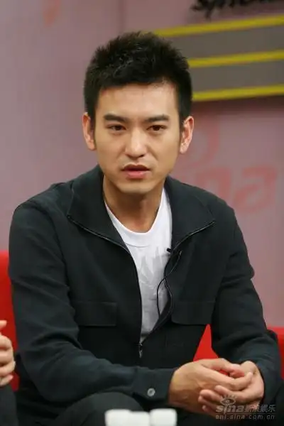 图文拉贝主创聊天袁文康黑白搭配