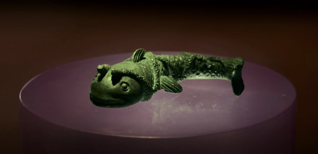 《盗墓笔记》,吴邪得到三条蛇眉铜鱼,究竟能解开什么秘密?