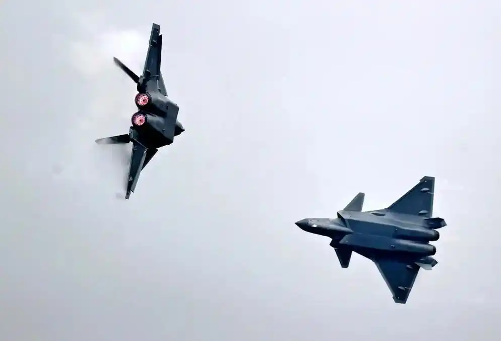 战斗机 #航展来了 #歼20展翅珠海  - 抖音