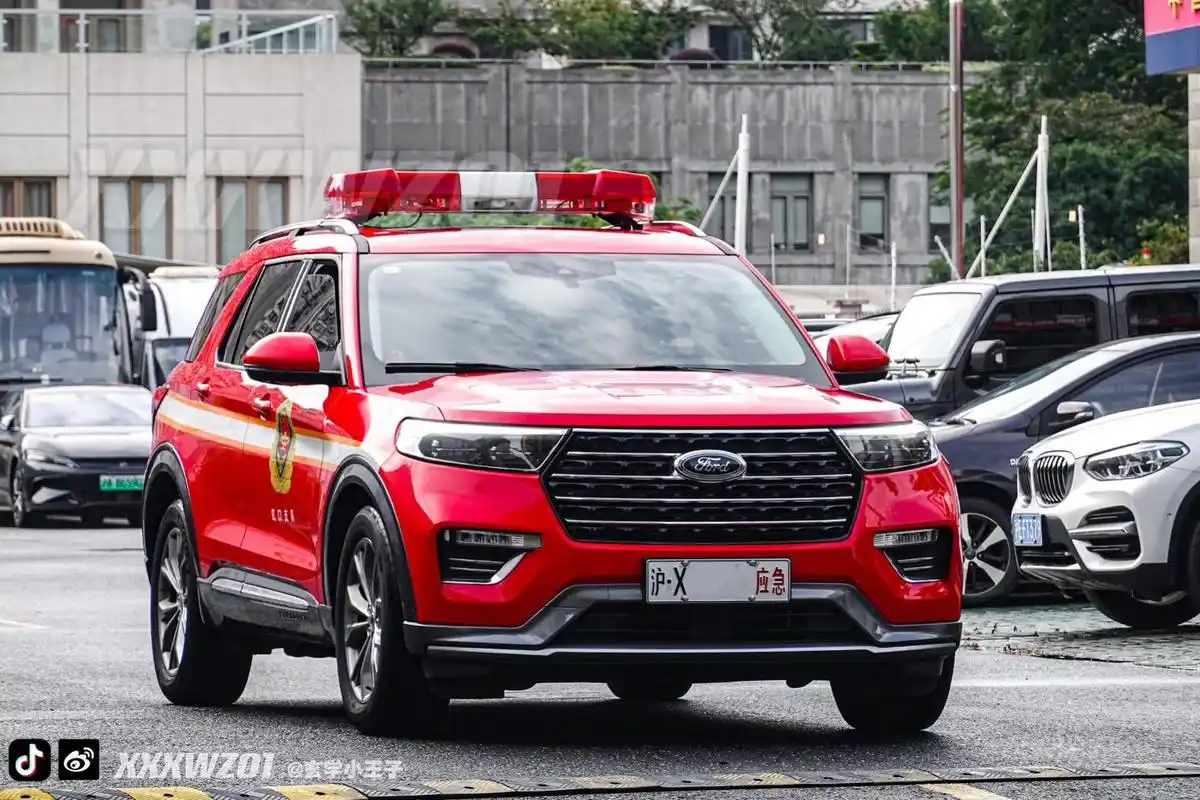 上海消防福特探险者勤务指挥车 #suv #汽车摄影 #消防车 #福特探险者