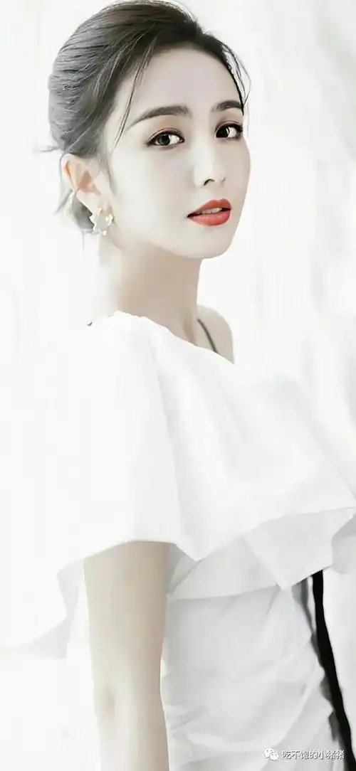 中文名佟丽娅别名丫丫,丫爷,小丸子国籍中国民族锡伯族出生地新疆伊犁