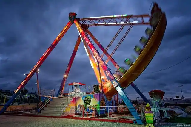 场景学单词——游乐场的设施用英文怎么说