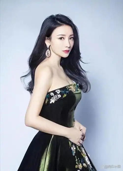 这样的"性凝视"真是太丑陋了,杨幂柳岩等人,都是隐形受害者