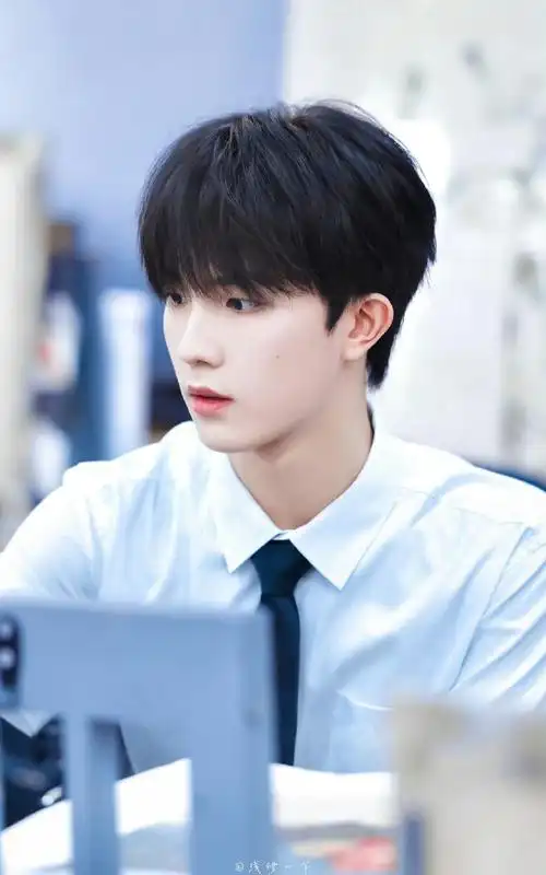 时代峰峻历史上最像男团的团体##苏新皓主题曲c位