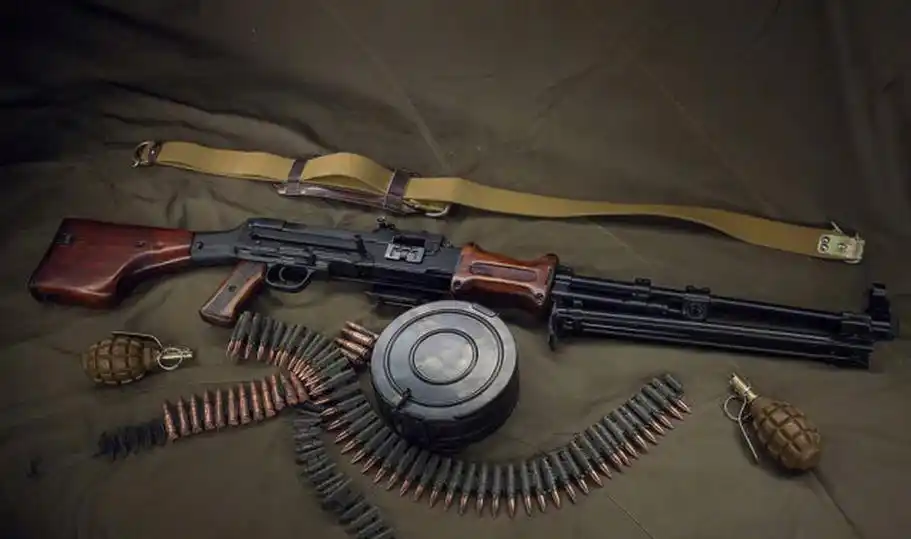 世界名枪:国产56枪族的"丰碑"——56式轻机枪