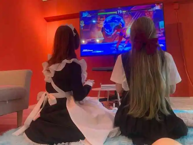 桌游种类也很全 不会的话小姐姐也会帮忙教 二楼switch体验也很好 点