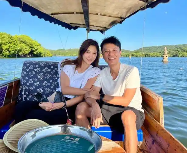 李克勤老婆的资料卢淑仪个人简介