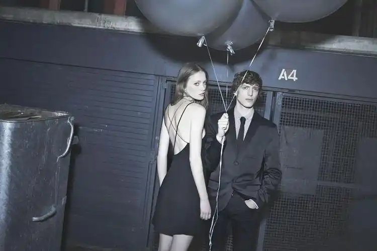 pull&bear 情侣的24小时特辑