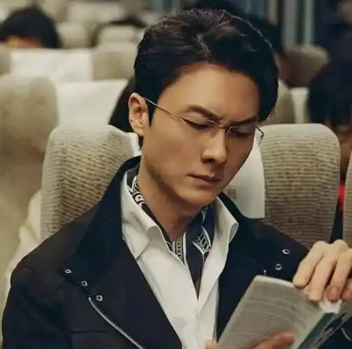 视帝王浩信与梁竞徽"嘴对嘴"引爆笑,将参演内地新剧,角色有层次