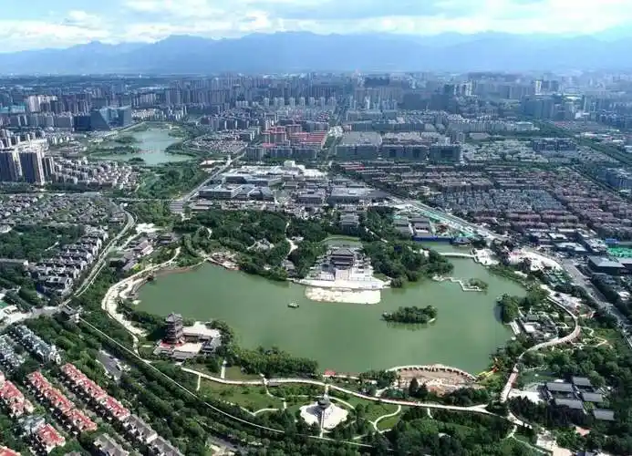 西安市大唐芙蓉园鸟瞰.新华社 发