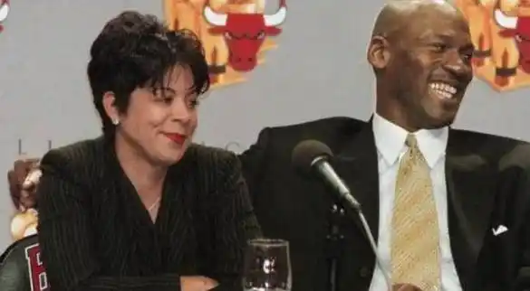 原创57岁乔丹儿女近况2个儿子和女儿都成功妻子所生双胞胎都可爱