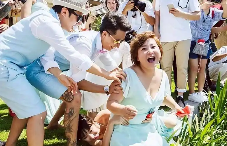 胡歌_蔡艺侬_韩庚