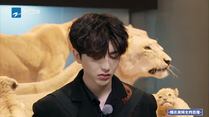 《奔跑吧》就和蔡徐坤组起cp?其实上一季俩人就有苗头了