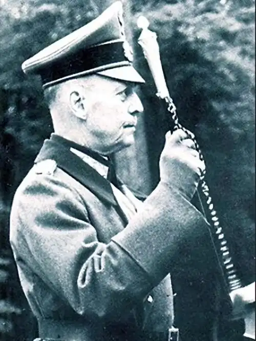 的元帅权杖和它们背后的故事:埃尔温·隆美尔是纳粹德国的陆军元帅,他