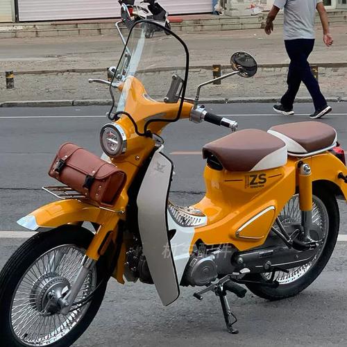 适用于yami宗申挡风玻璃110加装改装摩托车前风挡装饰配件置物杆