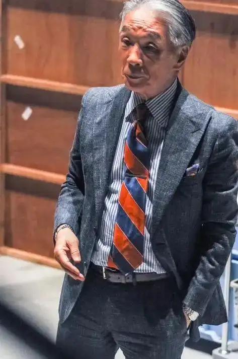 新申亚麻大师时尚无关年龄潮男大叔演绎亚麻西装的魅力