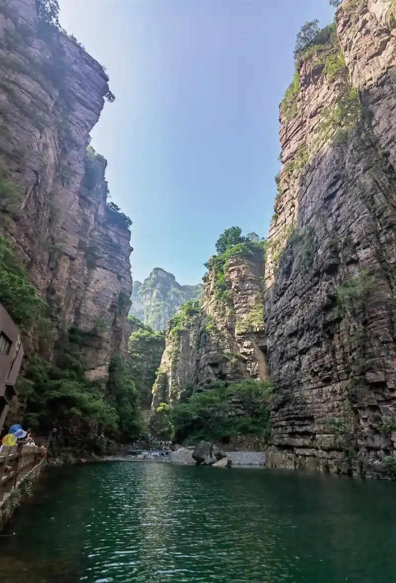 万仙山之南坪景区黑龙潭 南坪黑龙潭景区位于河南省新乡市辉县市沙窑
